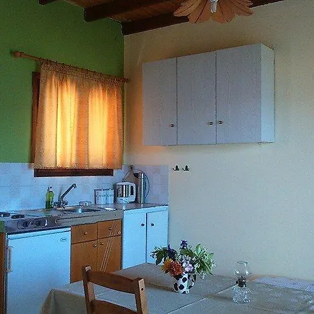 Lantställe Rebeccas Cottages *